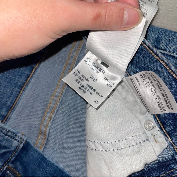 Levi's NWT Classic Shorts Denim Midi Mid Rise Short - Picture 5 of 7